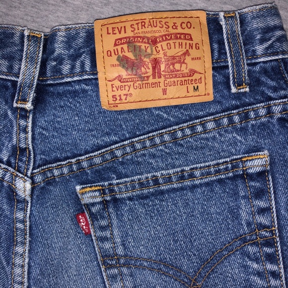 LEVI’S | Distressed Jean Shorts Size 26 - Picture 6 of 9